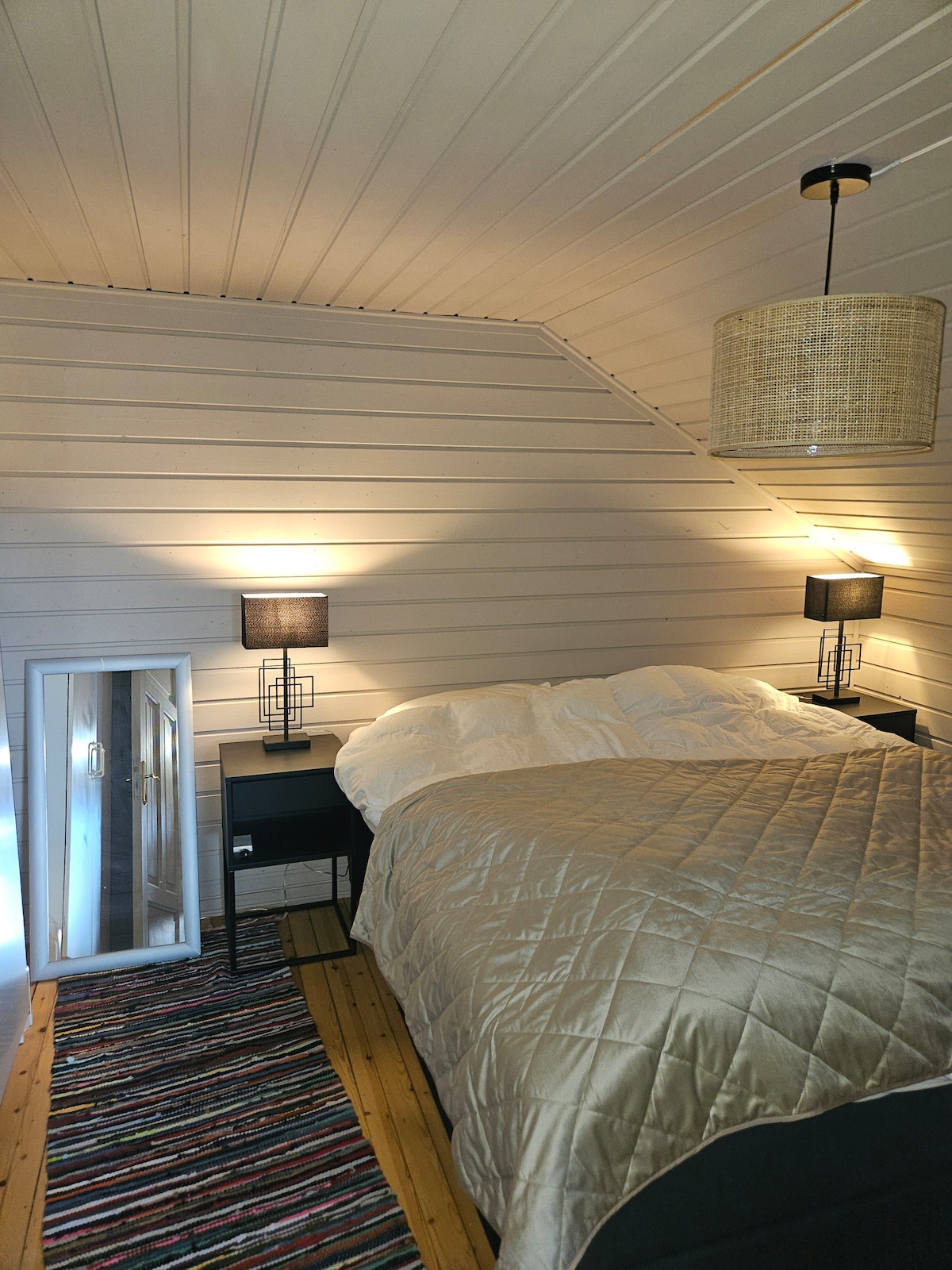 Con su propia sala de estar con sofá cama para 1 persona adicional