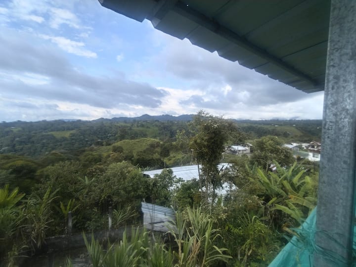 Hospedaje En Nanegalito Sector Sta Elena - Yunguilla