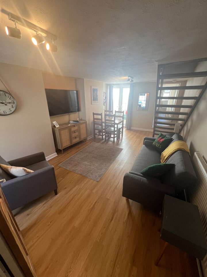 Cozy 2 Bed Cottage - Monmouth