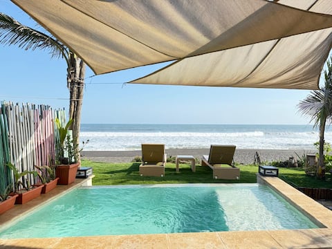 Coco Wave House "Oceanfront"