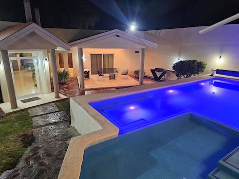 House with Pool 10 min from López Mateos Sur