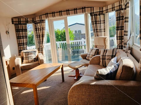 Successful Airbnb property: Vallie Retreats@Tattershall Lake in Tattershall