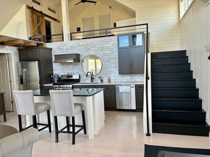 Custom- Built Barndo At Old 27 Ranch (Upper House) - Swan Lake, Fergus Falls