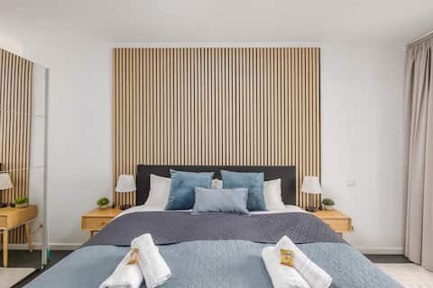 Kalina Suites | Rhine • BASF • AbbVie • Uni [unintelligible]