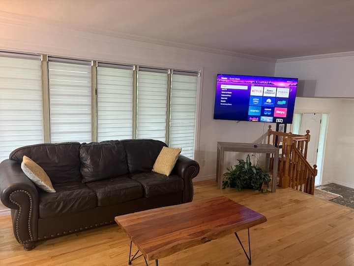 Twin Oakes Executive Home - Sault Ste. Marie