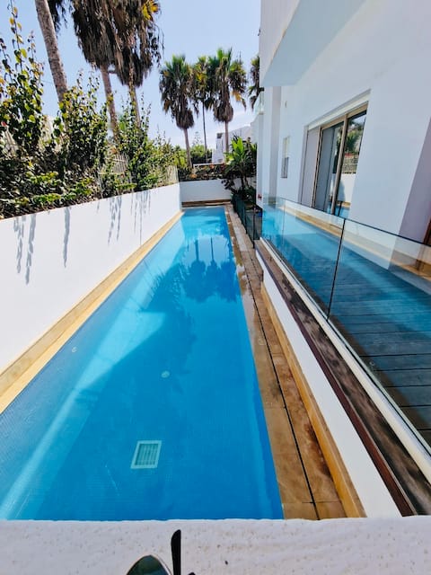 Villa with pool and sea view