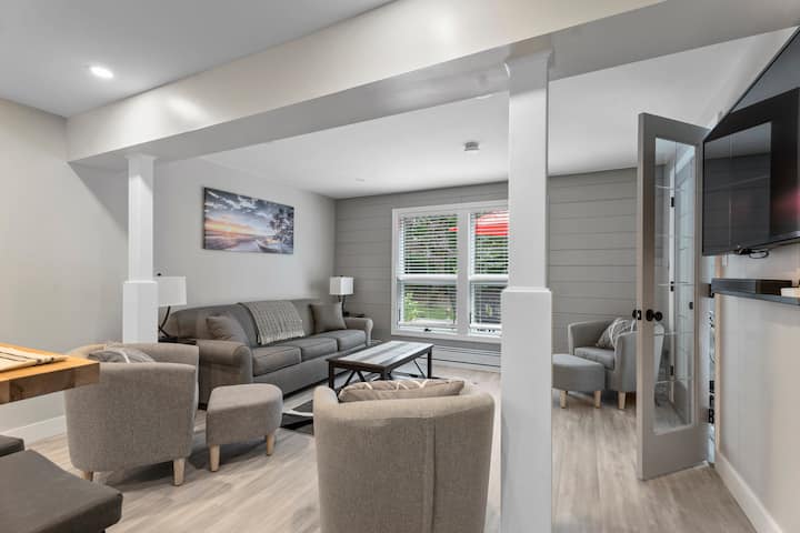 Apartment With Backyard Walkout - Massachusetts