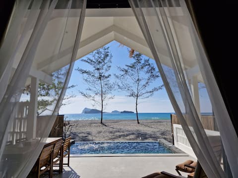 Costa Sambali Villa 3 • Sunset Beachfront Pool
