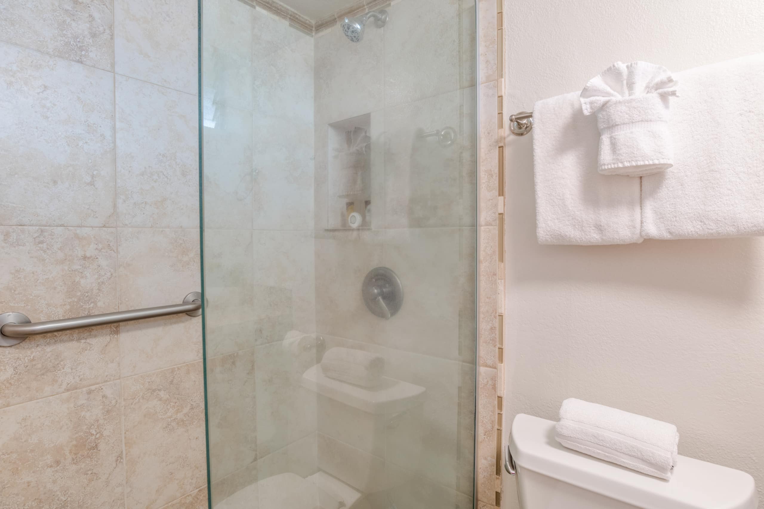 Royal Kahana 405 Studio - Great Views - Image 1