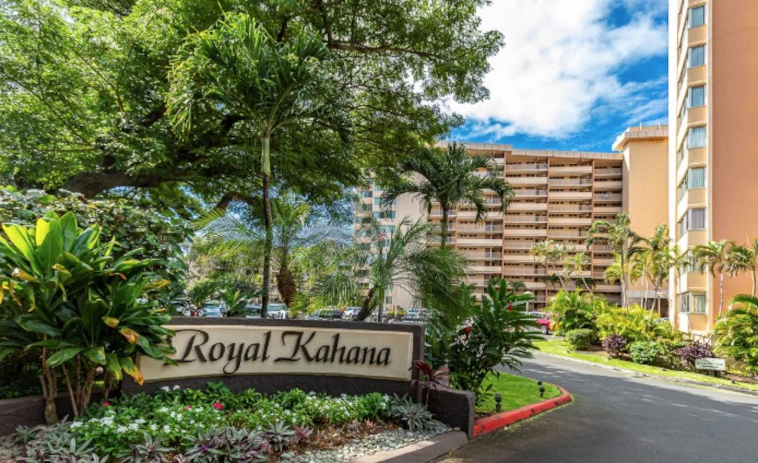 Royal Kahana 405 Studio - Great Views - Image 14