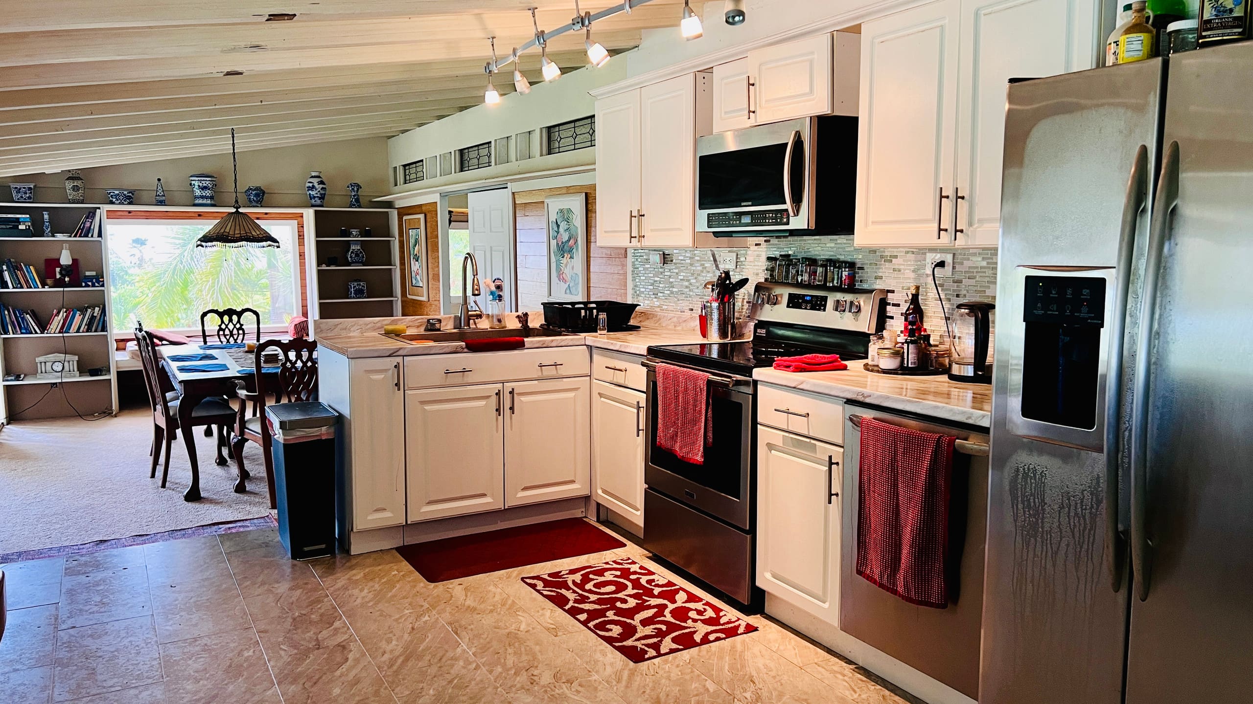 Home in Captain Cook · ★4.69 · 1 bedroom · 1 bed · 1 private bath - Image 4