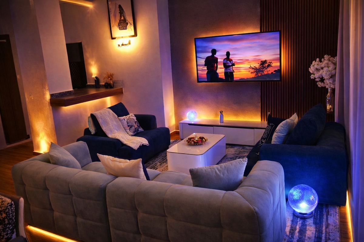 Living room image 3