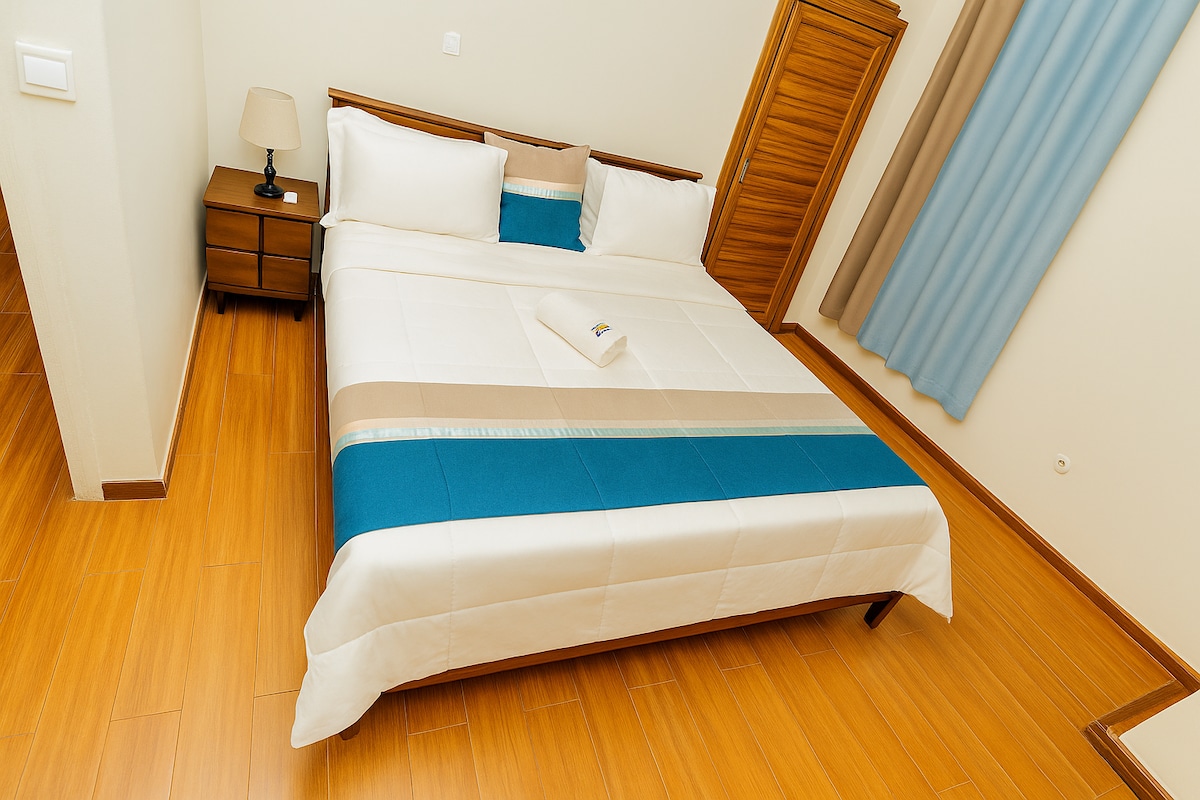 Bedroom 2 image 1