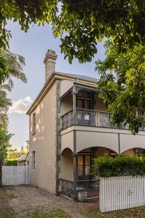 entire heritage abode garden parking 4bd 2bth