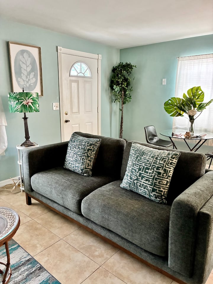 King Bed  - Walk To Downtown & Waterfront - Dunedin, FL