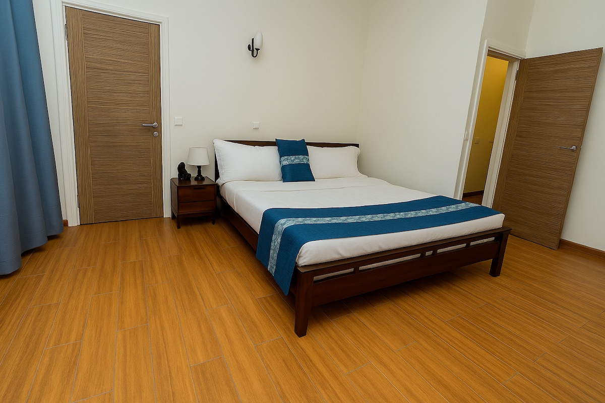 Bedroom 1 image 3