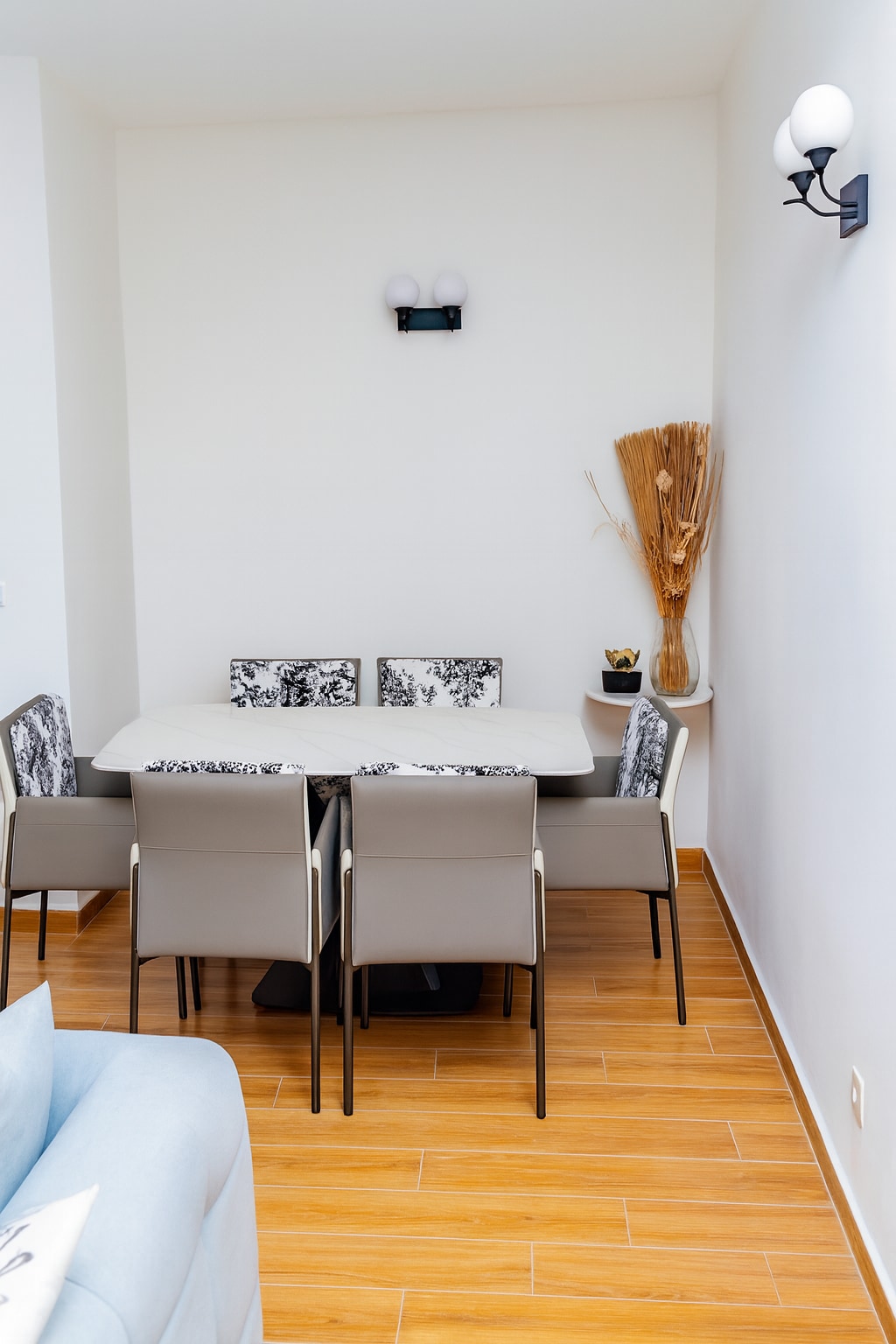 Dining area image 1