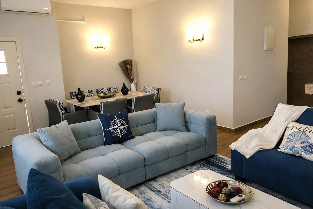Living room image 3