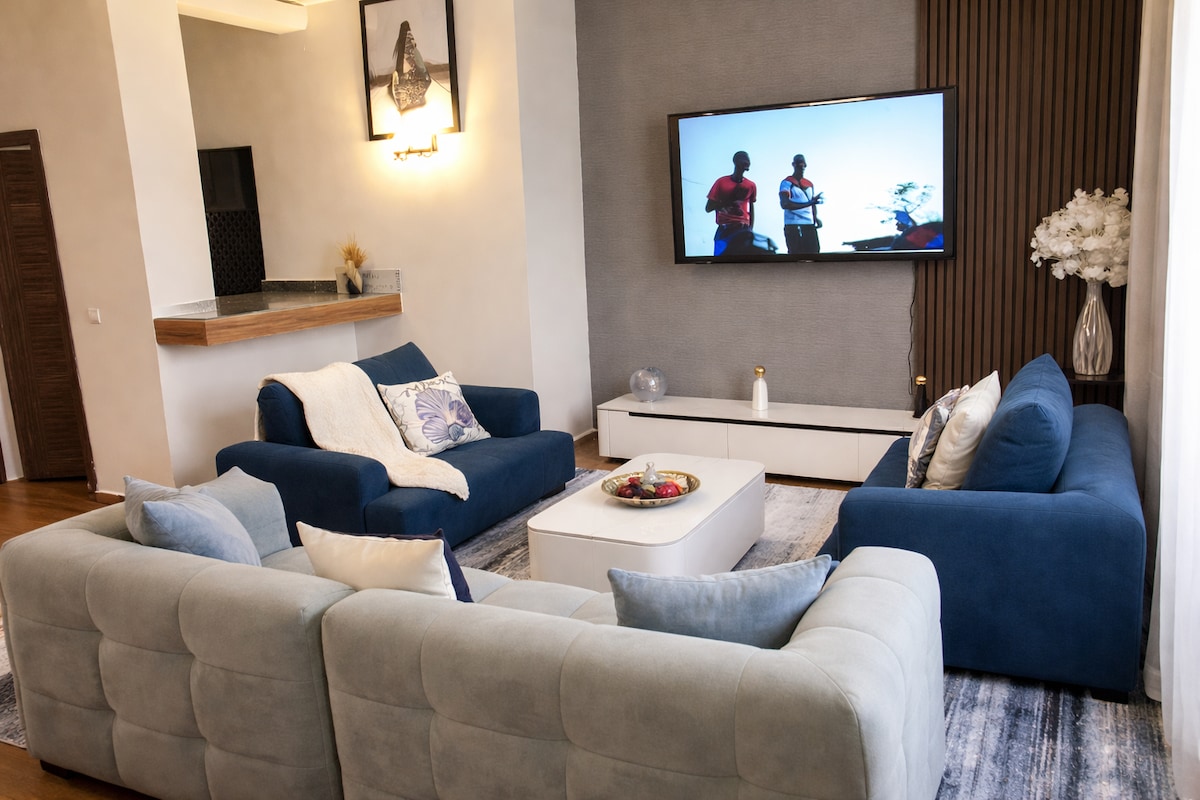 Living room image 4