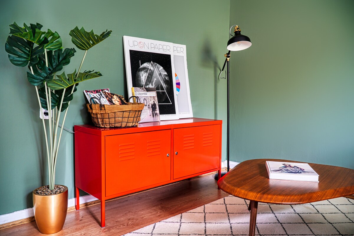 Popular Airbnb listing: Homefy Design Apartment | 4 Guests | Top Location in Südviertel