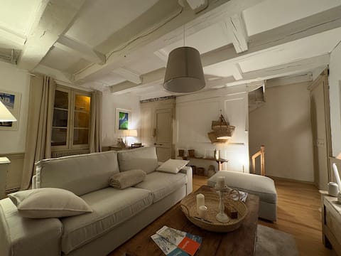 Successful Airbnb property: La Maison des Venelles • Patio & timber-framed house in Morlaix