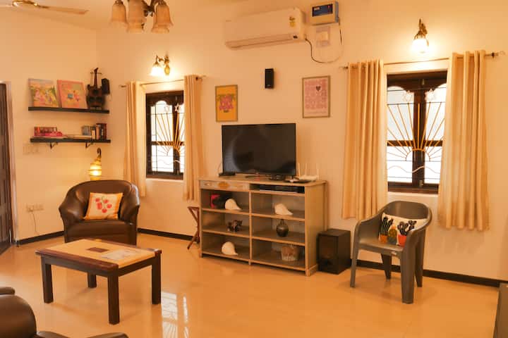 Living room image 1