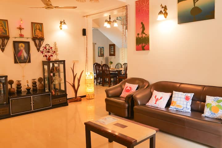 Living room image 2