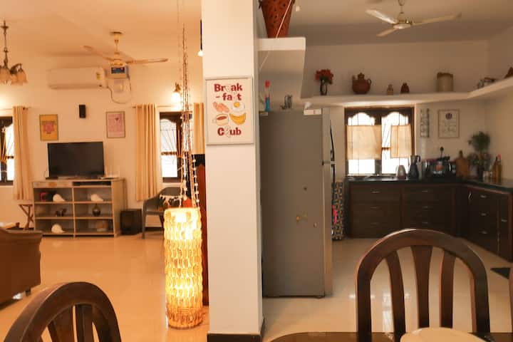 Living room image 3