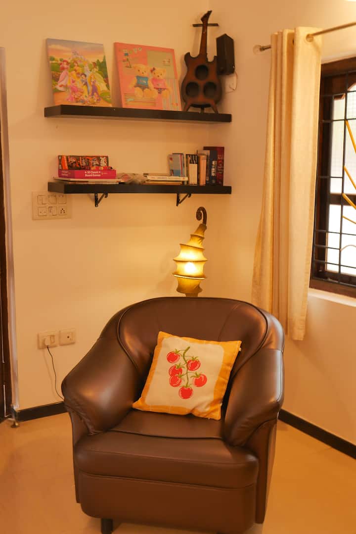 Living room image 4
