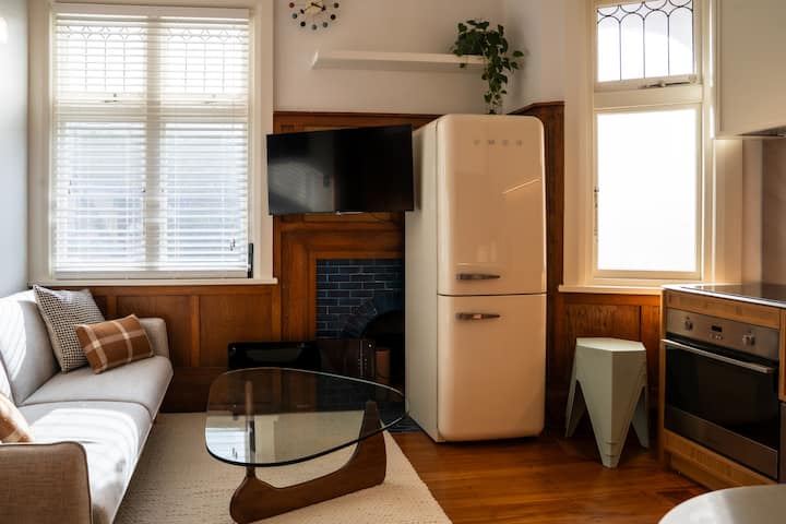 Curated Stay: Character In Town
2 Bed + 2bath - Northland