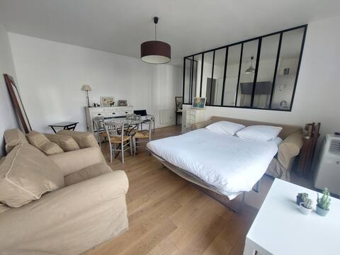 Top Airbnb: 2 rooms | Parking | Quiet in Puteaux