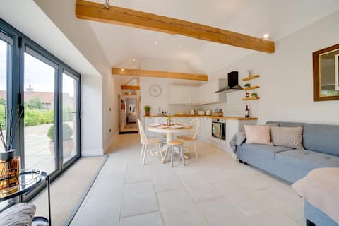 Top performing Airbnb: Quaint converted stables in Carlby in Lincolnshire