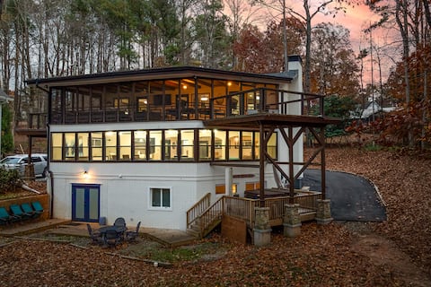 NEW! Lakefront|Games|HotTub|Dock|Friends+Fam!