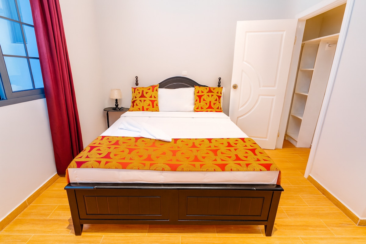 Bedroom 1 image 2