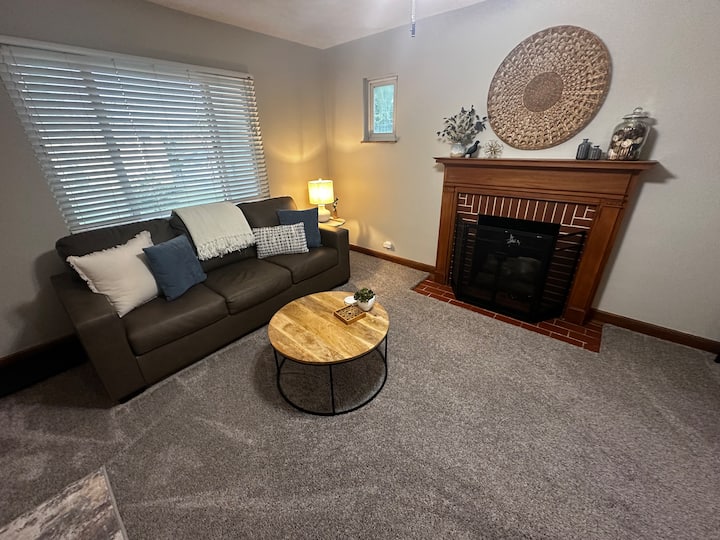 Charming, Cozy And Convenient! - 헌팅턴