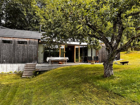 Modern and cozy family cabin in Strandhagen