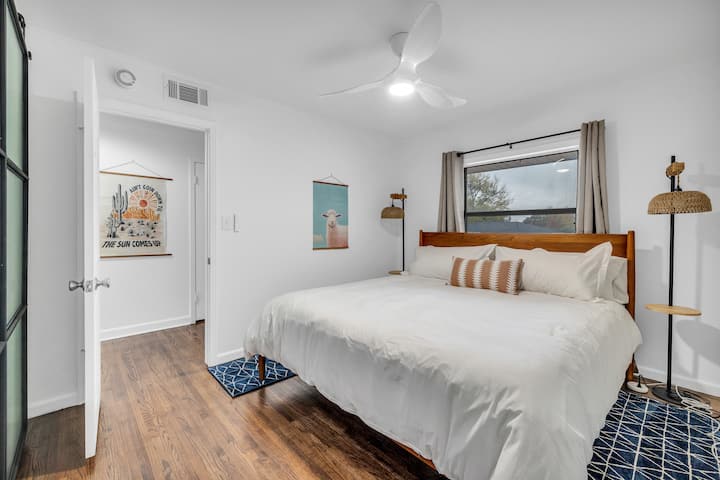 Спална соба 2
Создадено за одмор. Останете во кревет уште малку.