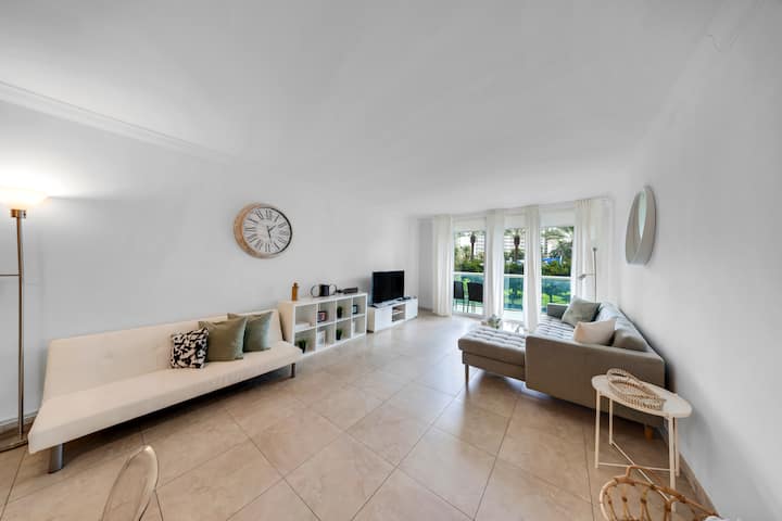 Beachside 1br/1 Bh - Pool + Gym +Free Parking - Sunny Isles Beach
