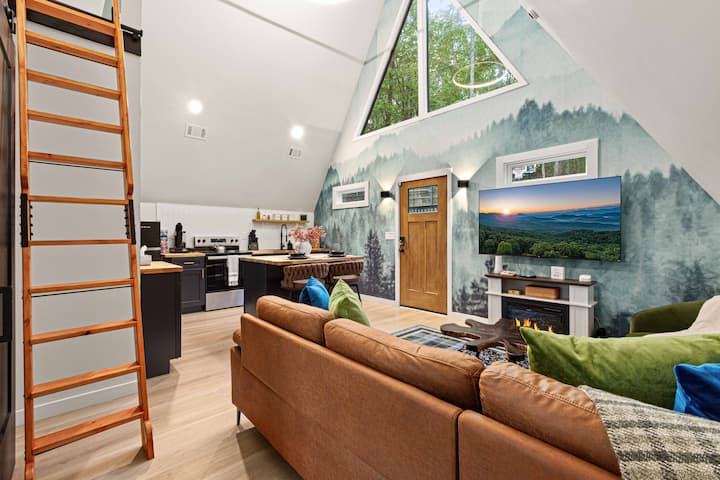 Blue Ridge | Hot Tub + Sauna | Pickleball - Cabins for Rent in