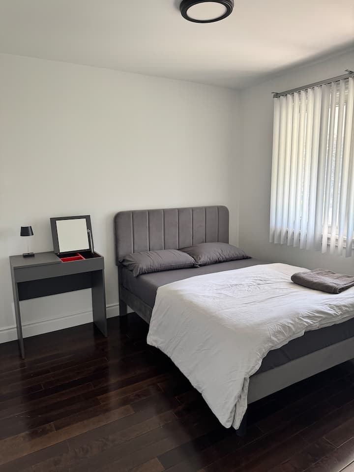 Clean & Comfy Stay-top Location - Vaughan
