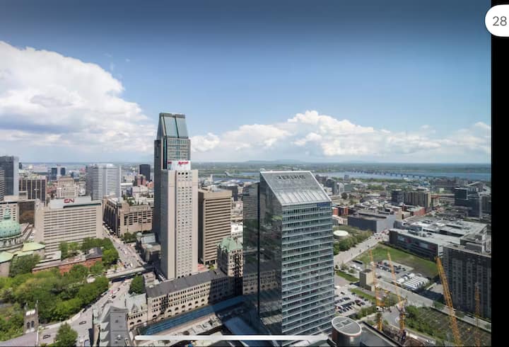43rd Floor Luxury Downtown + Parking - Montreal