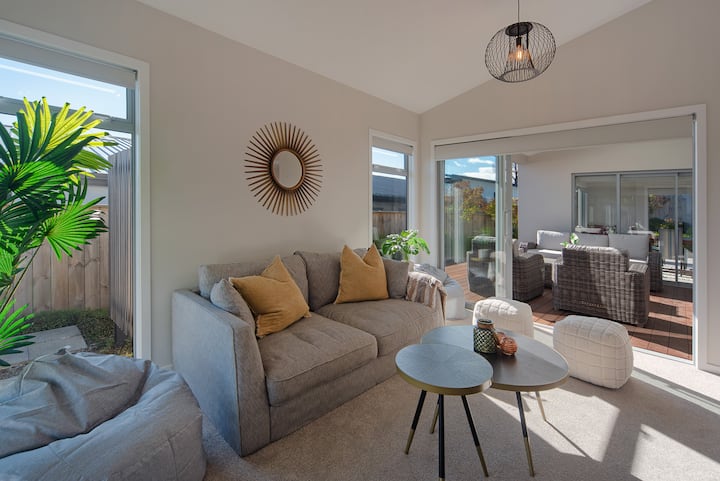 Hart Retreat - Modern & Architectural In Richmond - Richmond