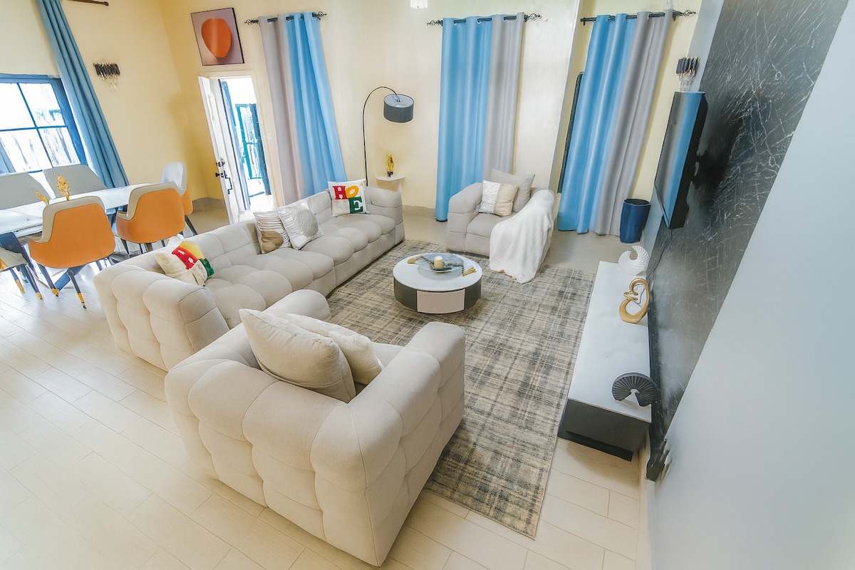 Living room image 4