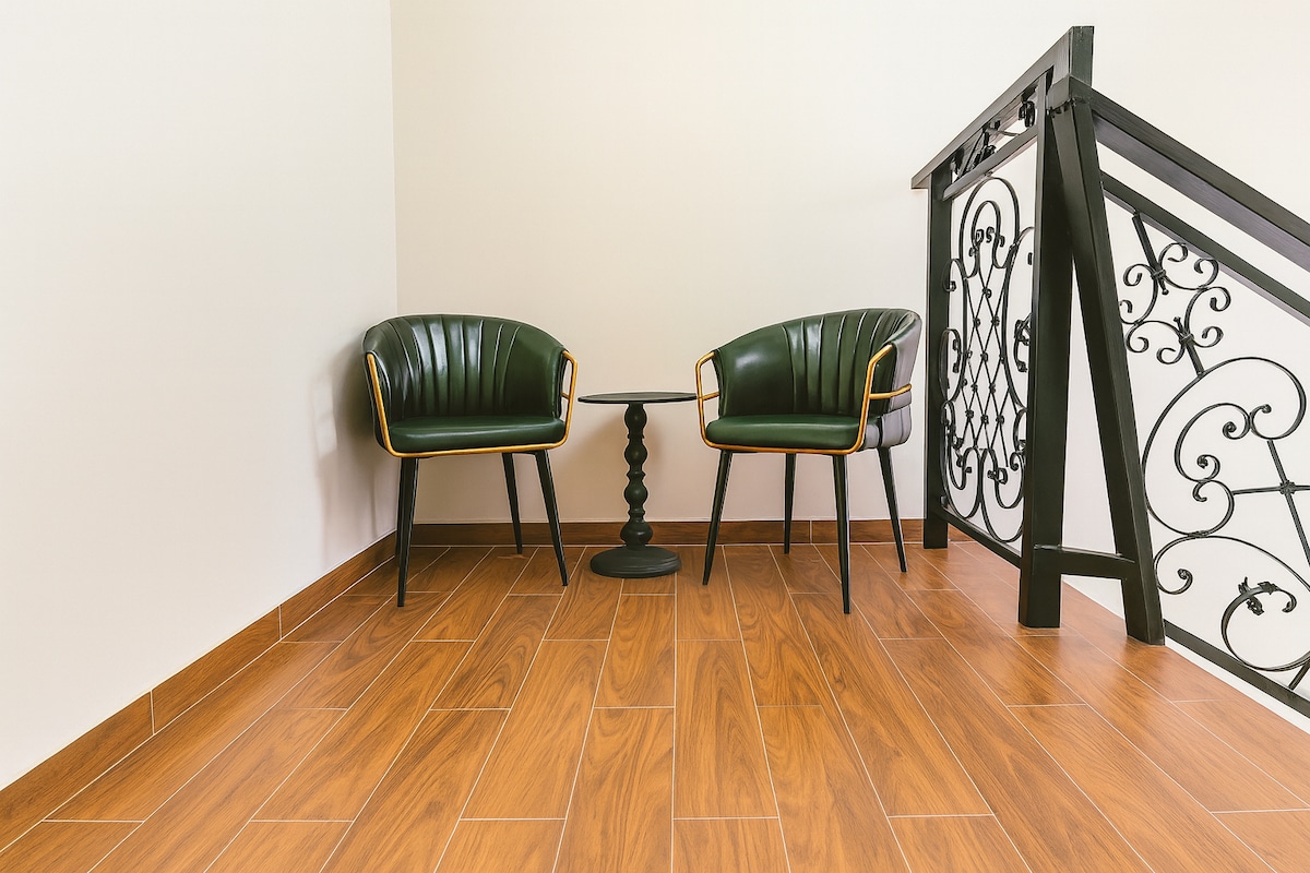 Living room image 7