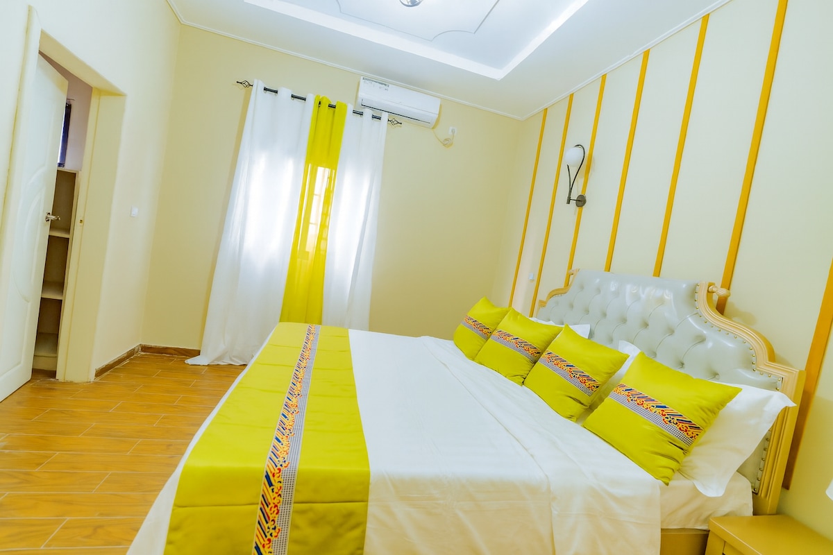Bedroom 1 image 2