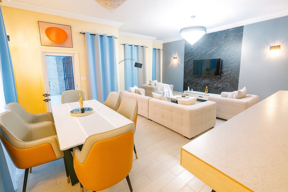 Dining area image 1