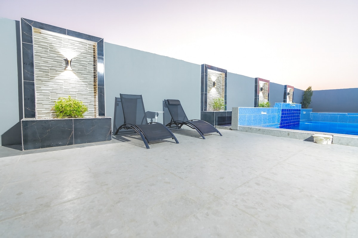 Exterior image 6