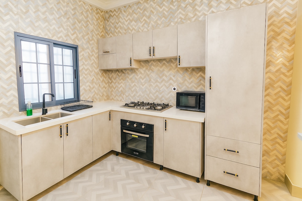 Full kitchen image 4