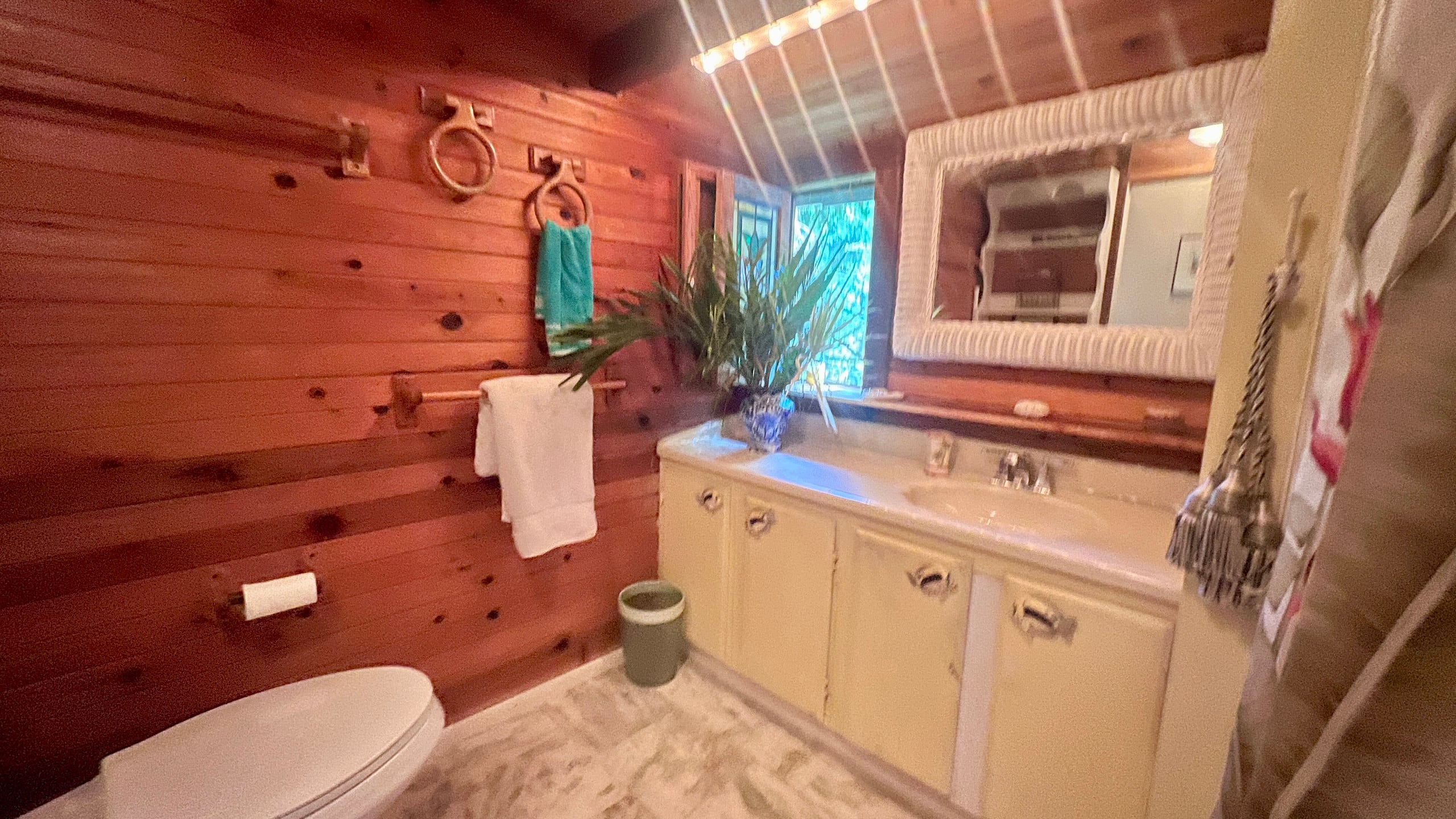 Home in Captain Cook · ★4.9 · 1 bedroom · 1 bed · Shared half-bath - Image 8