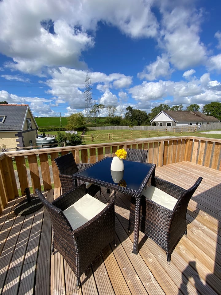 Countryside Caravan - Narberth